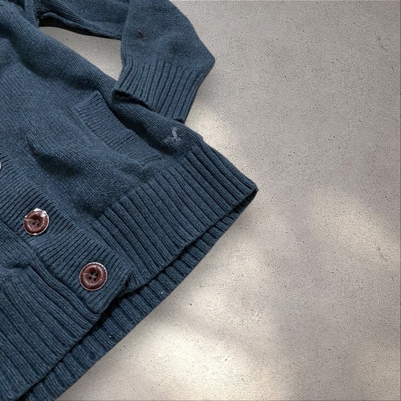 Early 2000s American Eagle Dark Academia Hooded Cable Knit Cardigan Sweater - Picture 7 of 9